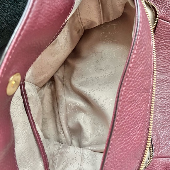 Michael Kors Jet Set Chain Shoulder Bag - Picture 6 of 13